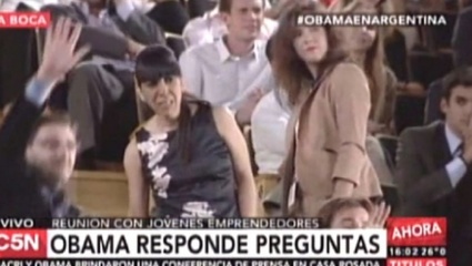 Lloró y casi se desmaya porque Obama es su “héroe”