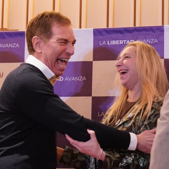 El gobierno nacional descalificó el encuentro opositor en Retiro y ratificó su intención de avanzar con la reforma electoral