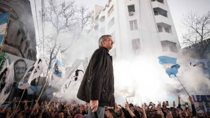 Atrapado en el reproche, Máximo Kirchner apura una candidatura inviable para frenar el crecimiento de Kicillof
