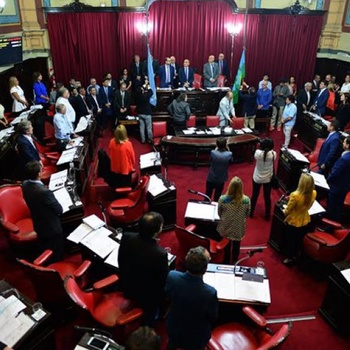 El Senado bonaerense aprobó la quita de subsidios al turf propuesta por Vidal