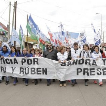 Tragedia de Moreno: las campanas se hicieron oir en reclamo de justicia por Sandra y Rubén