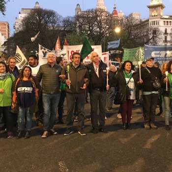 Trabajadores del Astillero participaron del abrazo al Congreso en contra del presupuesto 2019