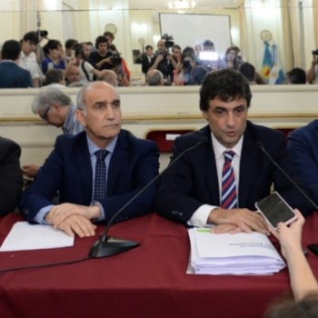 Lacunza presentó el Presupuesto 2019 y la oposición cargó contra la transferencia de gastos a los municipios