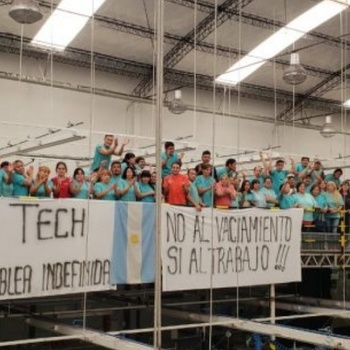 Trabajadores textiles recuperaron una fábrica que había cerrado en enero por la crisis
