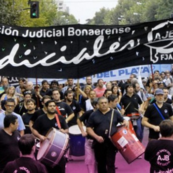 Los judiciales bonaerenses continúan con sus reclamos salariales y pidieron a Vidal que no haga "anuncios publicitarios"