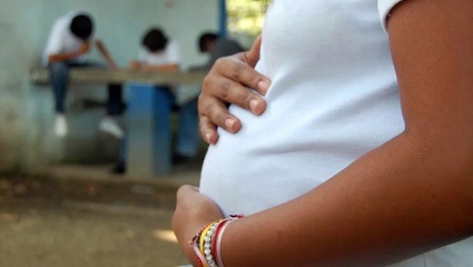 Milei desmantela el plan ENIA, que redujo un 51% los embarazos adolescentes no deseados