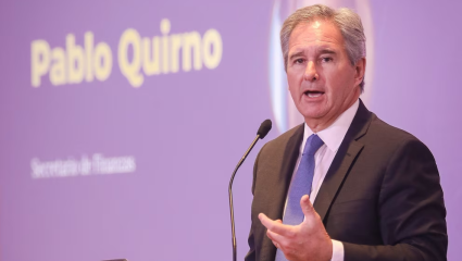 Los bancos, el nuevo enemigo del Gobierno: Quirno aseguró que un "banco chino" compró dólares para elevar la cotización