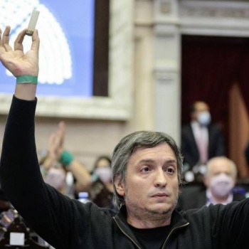 Máximo Kirchner y Mario Negri se cruzaron fuerte en el Congreso por la movilidad jubilatoria