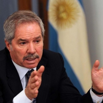 Argentina formaliza un giro en su política exterior y oficializa su retiro del Grupo de Lima