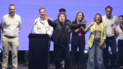 Milei cerró una campaña turbulenta en Rosario, con intenciones de plebiscitar su mandato