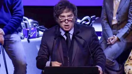 Javier Milei y su furcio en medio del escándalo por coimas y corrupción en ANDIS: "Les estamos afanando los choreos"