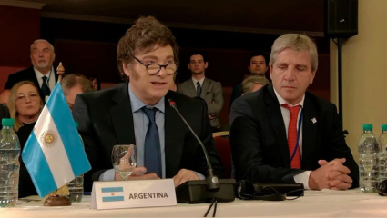 Milei y Caputo quisieron apagar el incendio del dólar pero dieron explicaciones contradictorias