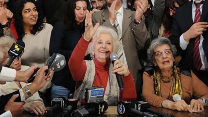 Abuelas de Plaza de Mayo anunciaron la restitución del nieto número 140: "La identidad siempre florece"