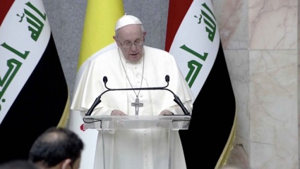 El primer discurso Francisco en Irak: “Basta de extremismos, facciones e intolerancias”