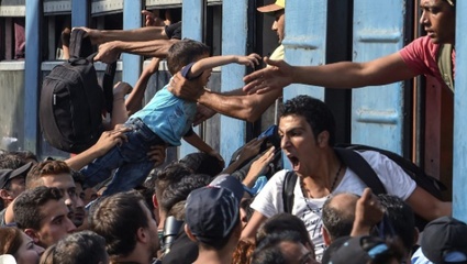 Serbia y Macedonia exigen respuesta ante crisis migratoria