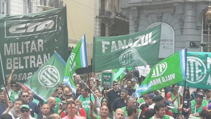 Trabajadores de Fanazul bloquearon el acceso a la fábrica en reclamo de la reicorporación de los despedidos