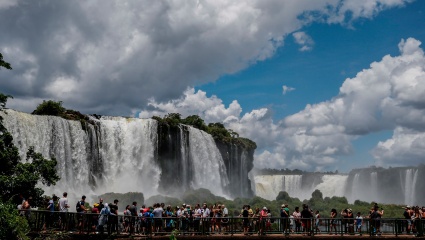 865 mil turistas viajaron por el ‘finde’ largo y traccionaron un movimiento económico por $37.736 millones