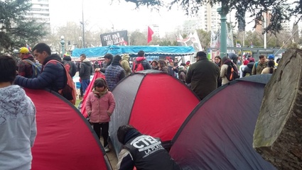 Acampe de cooperativistas frente al municipio para que Garro entienda que "con 5 mil pesos no se puede vivir"