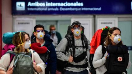 Alarma por las nuevas cepas:  se suspenden los vuelos de Brasil, Chile y México