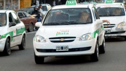 El sindicato de taxistas presentó un proyecto de ordenanza  y le exigen a Julio Garro que prohíba la aplicación de Uber