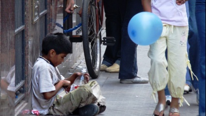 El caso de Maia revela el "déficit de políticas públicas para niños en situación de calle"