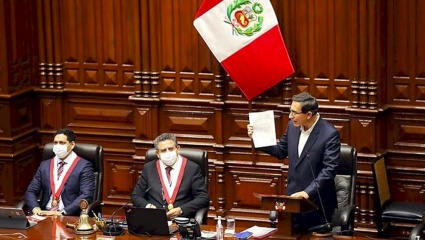 Crisis institucional en Perú: Vizcarra fue destituido y asumió el presidente del Congreso