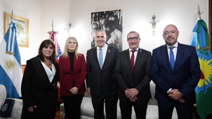 El embajador de EE UU visitó La Plata y se reunió con autoridades provinciales y municipales