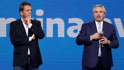 Fernández y Massa llegan a la elección divididos por la estrategia contra Milei
