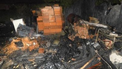 Grave: después de reiterados ataques y amenazas, incendiaron la sede de APDH en La Matanza