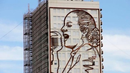 La imagen de Evita en el edificio de 9 de Julio tendrá desde mañana una réplica en Roma