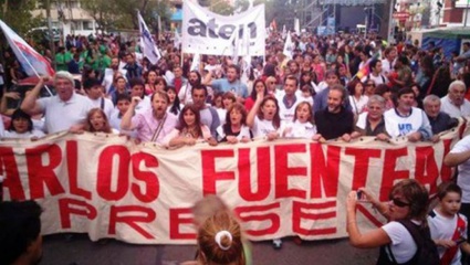 Los docentes  realizán una jornada de protesta para recordar el asesinato de Fuentealba a 24hs del paro nacional