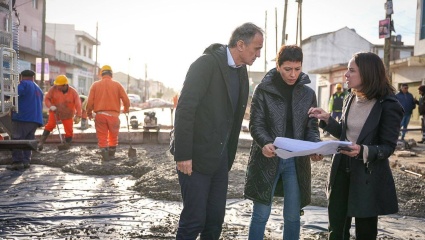 Mayra Mendoza recibió a Katopodis y destacó el avance del Plan de Pavimentación impulsado en Quilmes