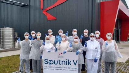 El primer lote de Sputnik V elaborado en Argentina viaja hacia Moscú para su control de calidad