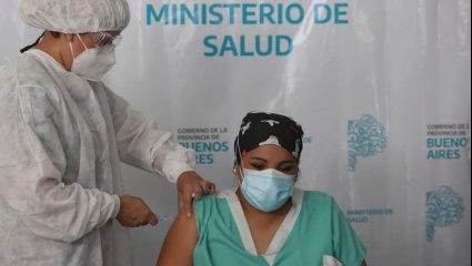 Tras una jornada récord, se advierte un crecimiento sostenido del ritmo de vacunación en Argentina
