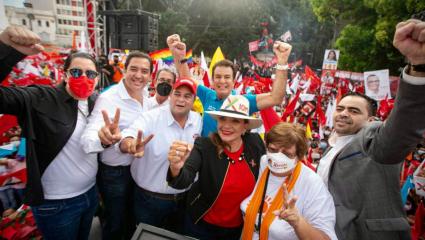 Xiomara Castro vencería con claridad en las elecciones de Honduras