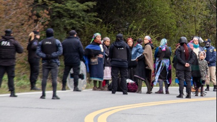 La APDH de Bariloche repudió el traslado de las Mapuches detenidas a Ezeiza