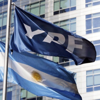El fuerte cruce entre Milei y Kicillof, tras el fallo de la Justicia estadounidense que ordena a entregar las acciones de YPF
