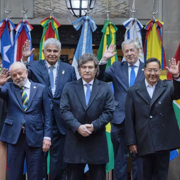 Cumbre del Mercosur: entre la amenaza de Milei de abandonar el bloque y la devolución de gentilezas de Lula