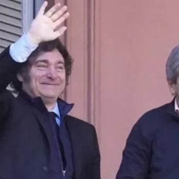 Milei y Caputo van a la elección en busca de bancas en el Congreso e intentando frenar la tensión cambiaria