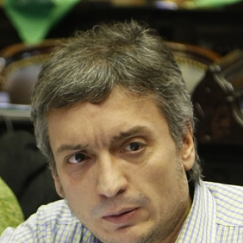 Máximo Kirchner agita su postulación para la gobernación bonaerense en medio de fuertes sospechas de su propio espacio