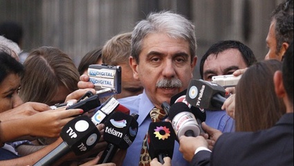 Aníbal Fernández alude la salida de Giustozzi del FR a un liderazgo fantasma de Massa