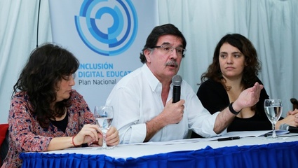 Sileoni: "Distribuimos más de 7000 Aulas Digitales Móviles"