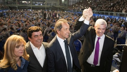 Scioli se comprometió a llevar adelante “una agenda de desarrollo nacional”