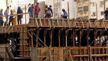 La peor cifra en una década: el empleo en la construcción cayó 14,4%