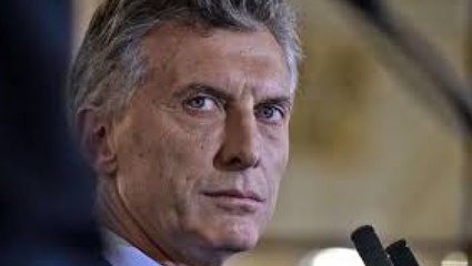 Duras críticas a Macri en su visita a España
