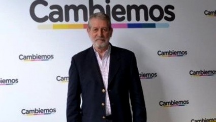 Vidal quiere remplazar a los maestros con ex agentes de inteligencia