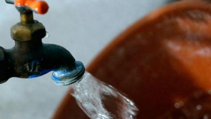 Un nuevo aumento del agua pero el mismo servicio