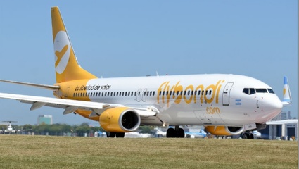 Flybondi: el vuelo inaugural que debía llegar a El Palomar aterrizó en Ezeiza