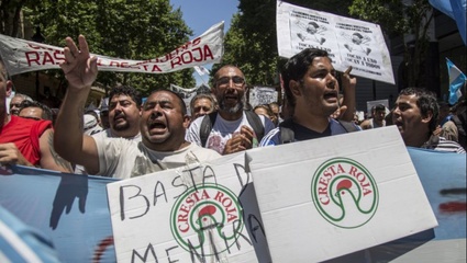 Cansados de promesas: trabajadores de Cresta Roja reclaman ante juzgado