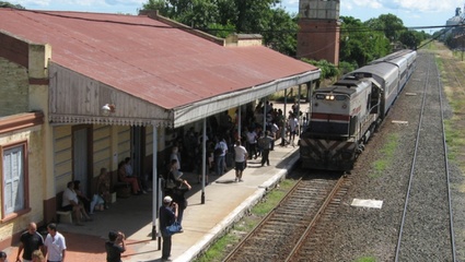 Amparos y pedidos de informe contra los despidos en Ferrobaires
